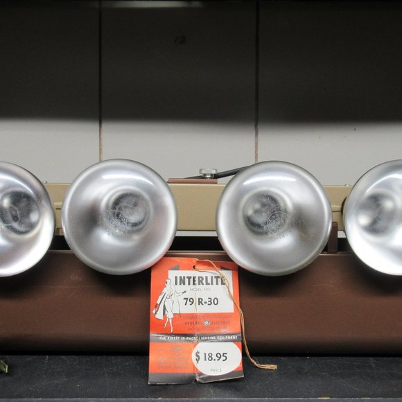 Vintage Movie Light Bar Chicago Kitchenware Metal Specialties Retro Film Light - Picture 1 of 10